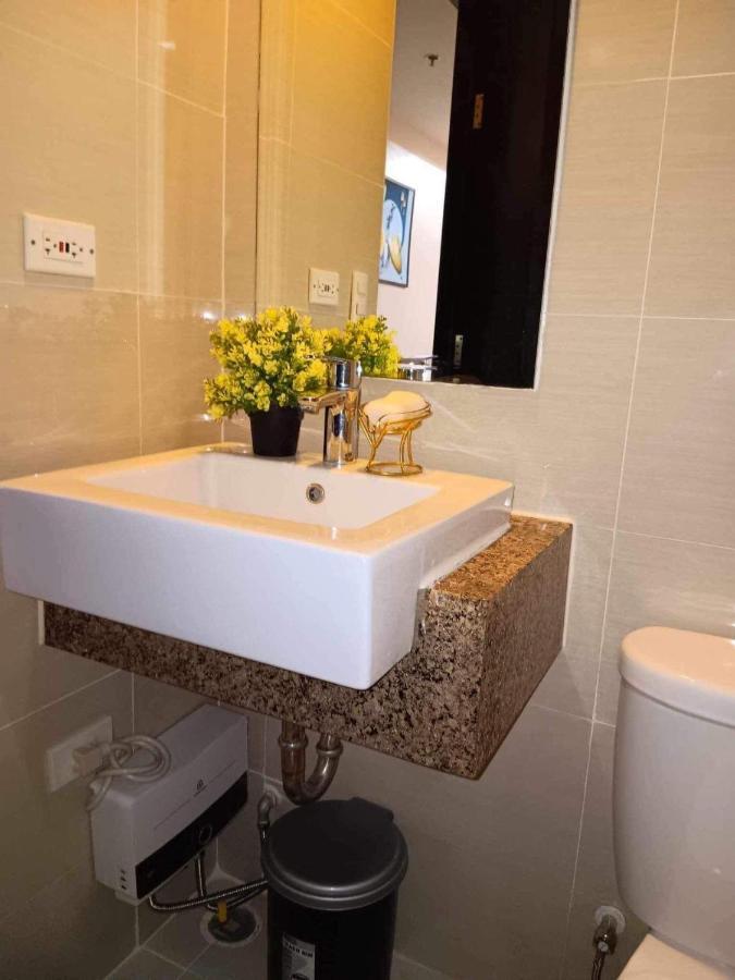 Studio Condo Building 81 Newport Boulevard مانيلا المظهر الخارجي الصورة